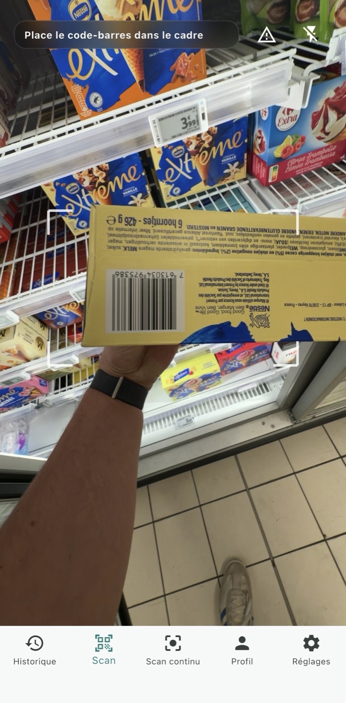 Écran Allergia de scan d’un code-barres en magasin.